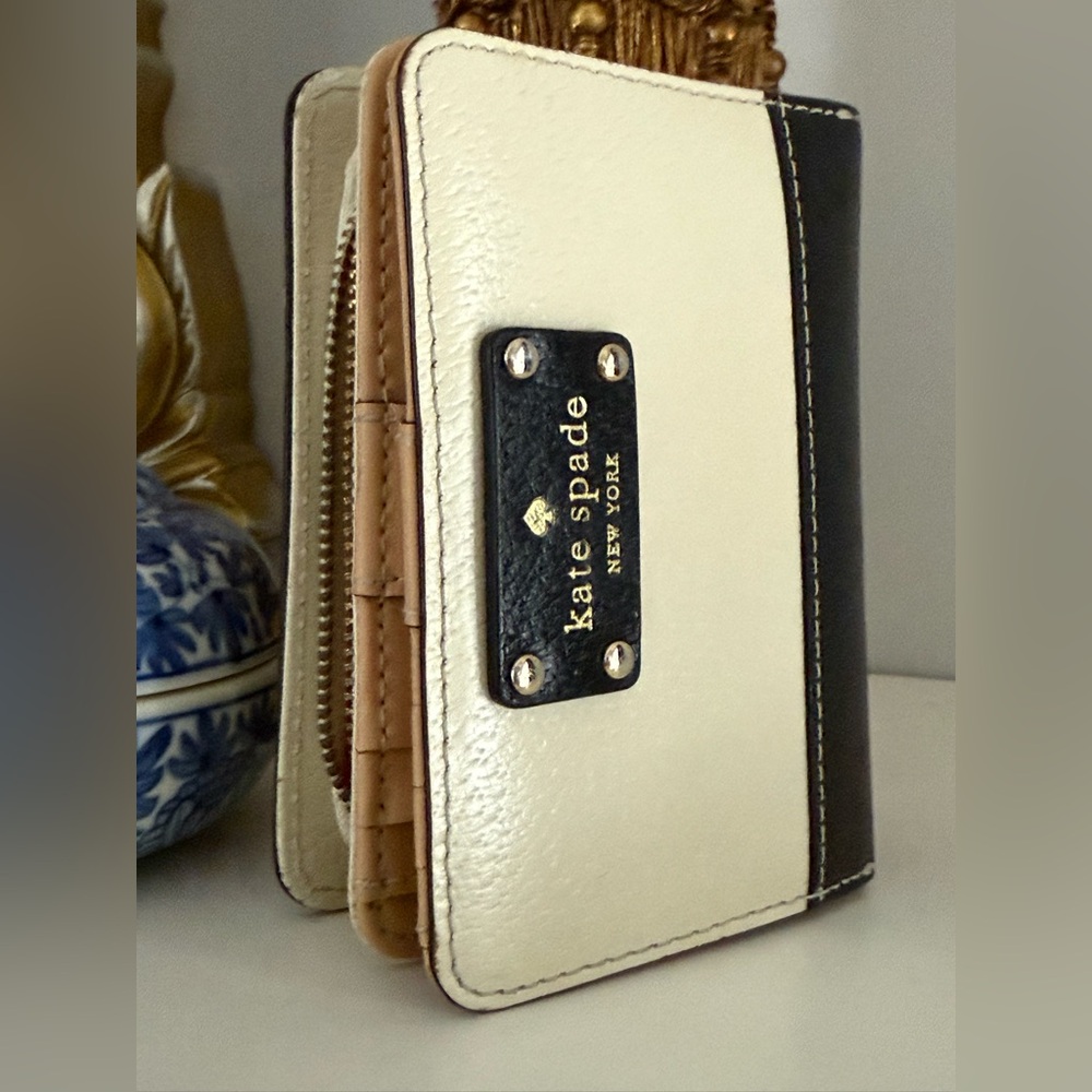 Kate Spade Wallet - Picture 15 of 15